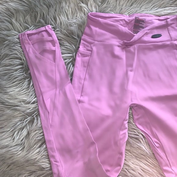 GYMSHARK POISE LEGGINGS - Picture 2 of 3